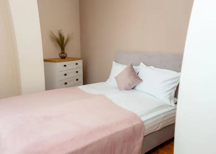 Two Bedroom Apartments In Murphys Lodge